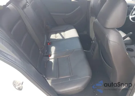 2017 Volkswagen Jetta 1.4T Se z USA, uszkodzony, nr VIN 3VWDB7AJXHM256857